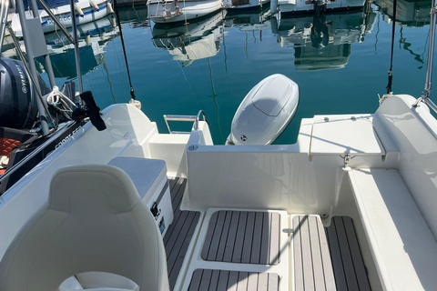 Split: Private Speedboat Charter 3 Islands Half-Day Boat Tour with Blue Lagoon