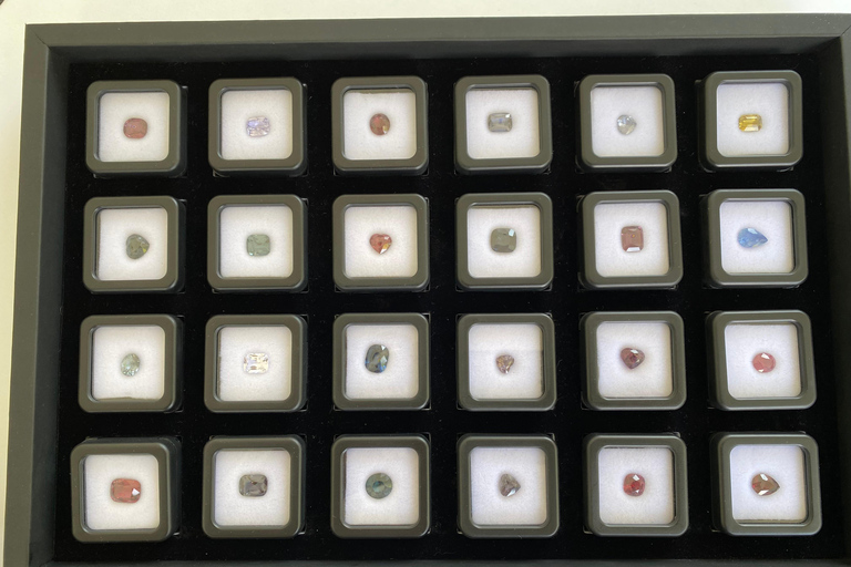 Galle: Traditional Open-Air Gem Market Guided Tour