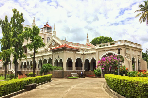 Pune Highlights: Guided Day Tour from Mumbai in Private Car