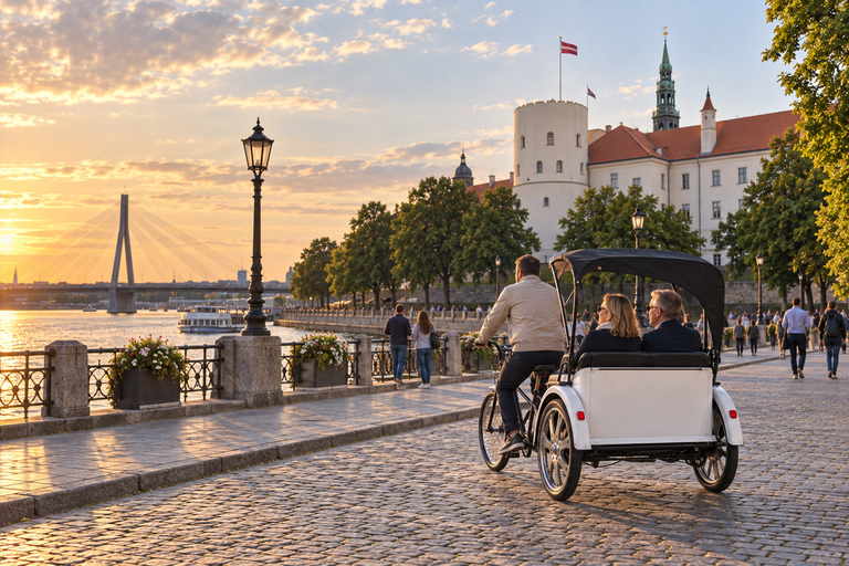 Riga: Private Old Town Highlights by Cycle Rickshaw ride