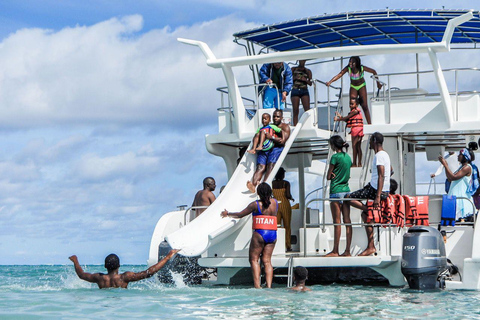 Partyboot vanuit Punta Cana, open bar en vervoer inbegrepen