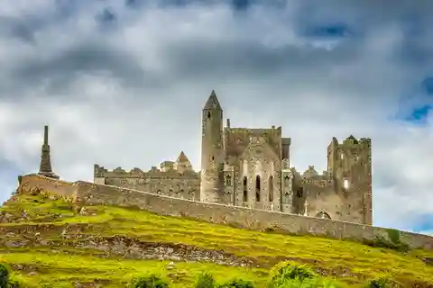 Cashel: Rock of Cashel, Folkloremuseum und Stadttour
