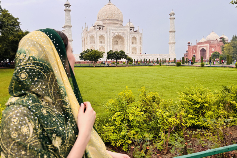 Delhi: Tour particular pelo Taj Mahal com opções de refeições e ingressosTour particular com veículo com ar condicionado, motorista, guia e ingressos