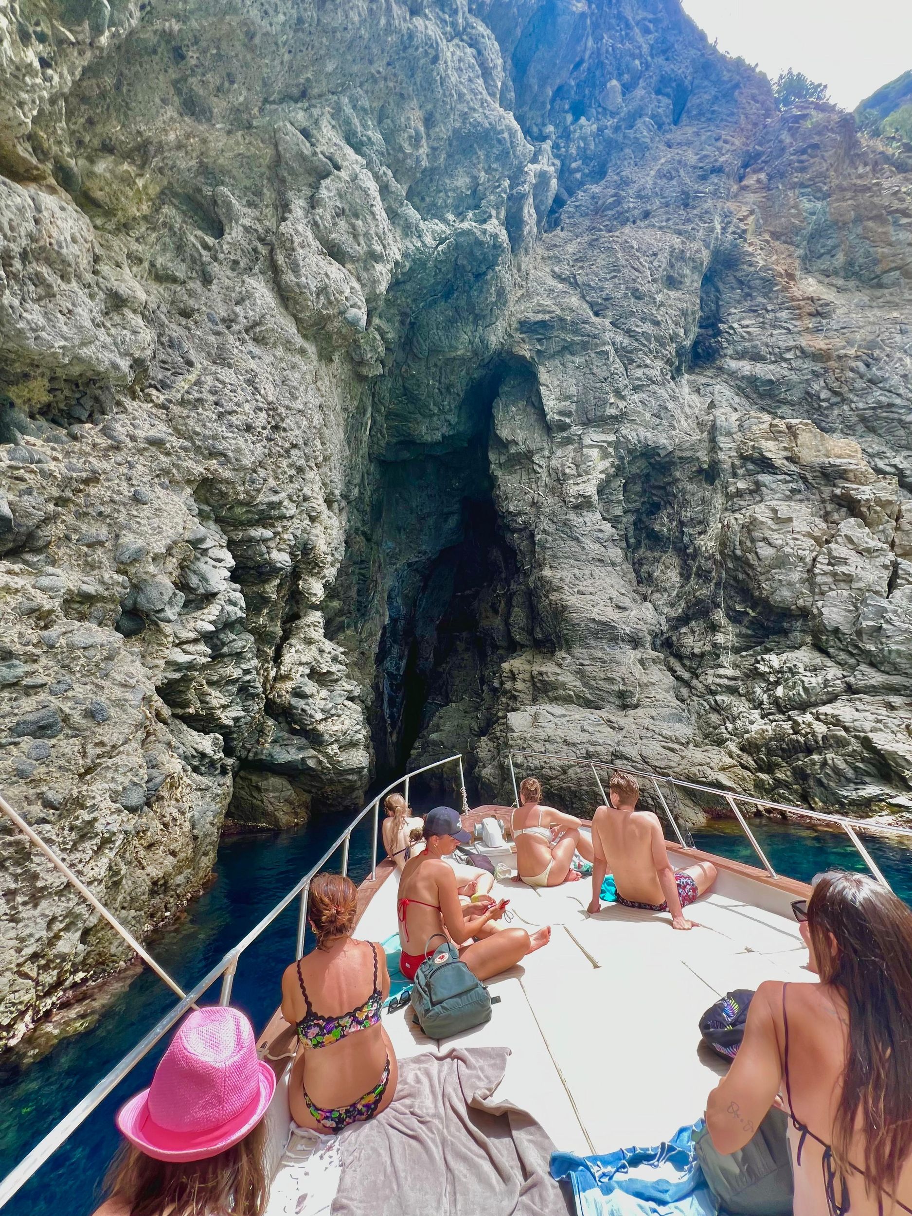 3-stündige Tour durch die Bagnara-Höhlen mit Alfotour