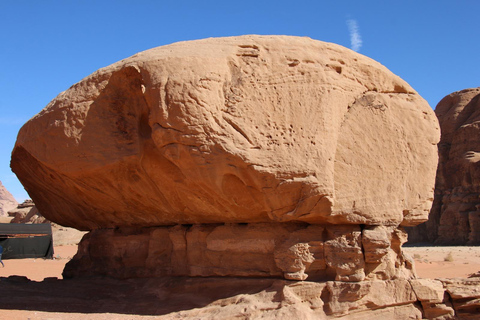 Wadi Rum: Bedouin Desert Tour with Sandboarding