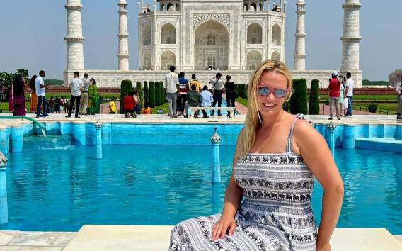 Delhi: Sunrise Taj Mahal und Agra Fort Group Tour