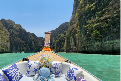 Phi Phi Islands: Shark Snorkeling Phi Phi Islands: PRIVATE VIP Shark Snorkeling - 4h