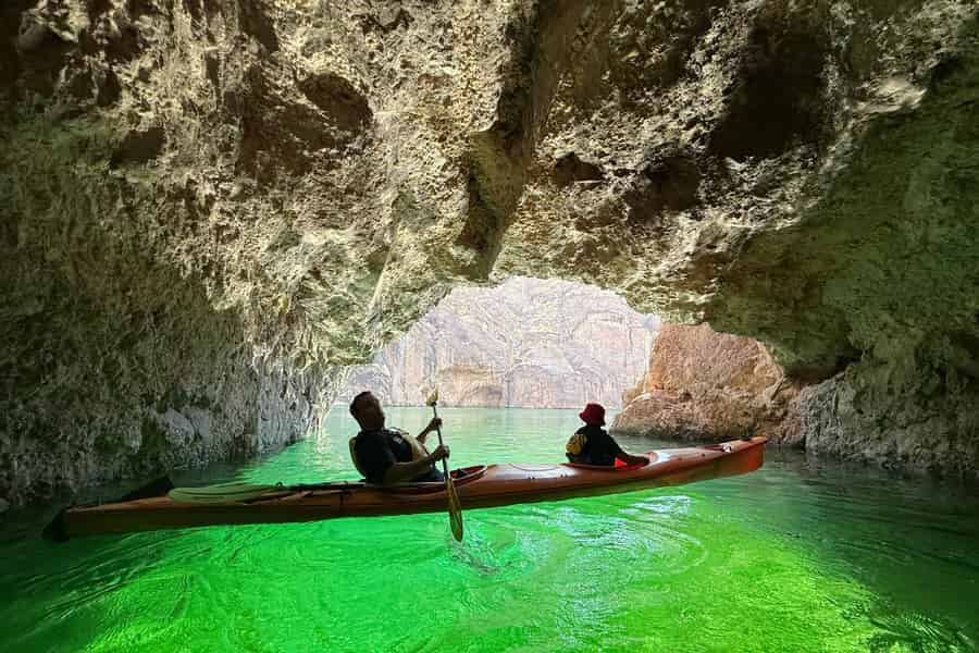 Las Vegas: Geführte Kajak-Tour zur Smaragd-Höhle – Selbstfahren. Foto: GetYourGuide Las Vegas: Geführte Kajak-Tour zur Smaragd-Höhle – Selbstfahren. Foto: GetYourGuide