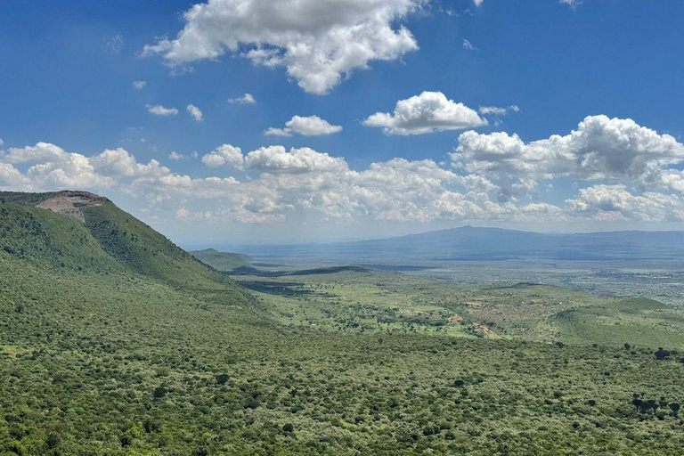 Nairobi: 3-Day epic trip to Maasai Mara Reserve with meals 3 days, 2 nights private safari to Mara in a tourist VAN