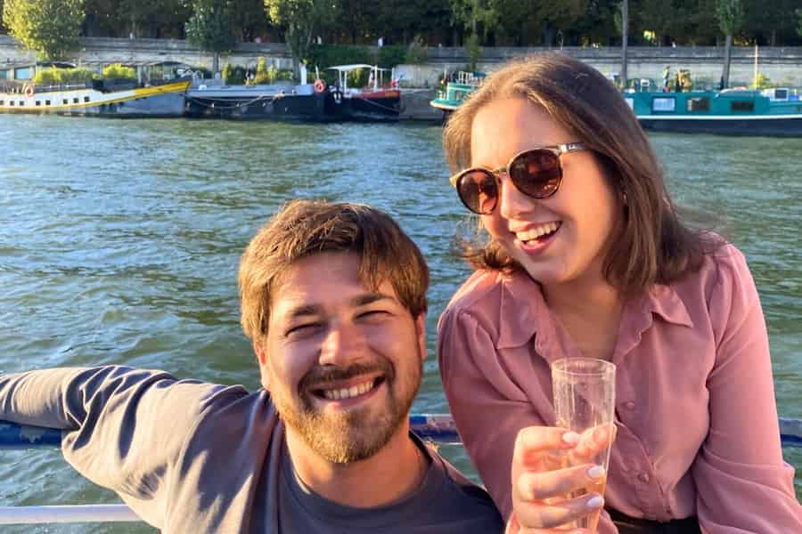 Paris: Happy-Hour-Abendfahrt auf der Seine. Foto: GetYourGuide Paris: Happy-Hour-Abendfahrt auf der Seine. Foto: GetYourGuide