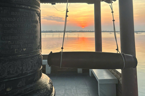 Hoi An/Da Nang: trasferimento a Hue, visita turistica e pranzo in una pagodaTrasferimento da Hoi An/Da Nang a Hue e visita alla Cittadella Imperiale