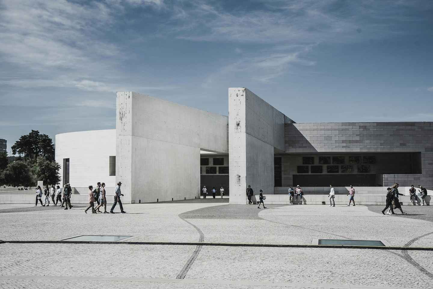 From Lisbon: Óbidos, Nazaré, and Fátima Day Trip