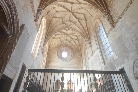 From Lisbon: Medieval Tour, Batalha, Tomar, Alcobaça, Óbidos Private Tour Option