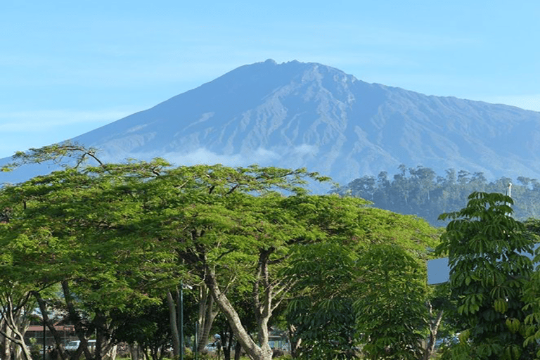 Arusha: 4-Day Mount Meru Climbing Adventure