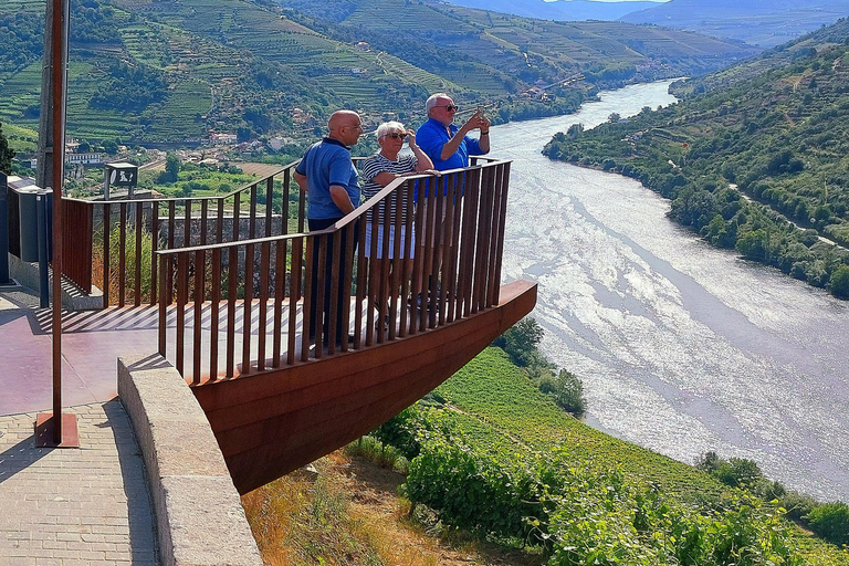 Douro Valley: Private Wine Tour with Lunch