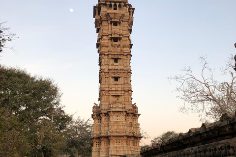 Jaipur: Visita guiada al Fuerte de Chittorgarh con parada en Udaipur