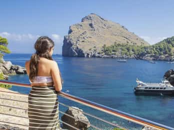 Excursión en autobús, tranvía, tren y barco por Mallorca con guía polaco