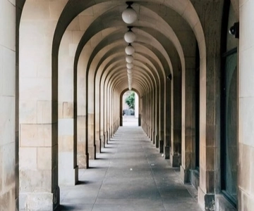 Manchester: Sightseeing Walking Custom Tour with a Guide
