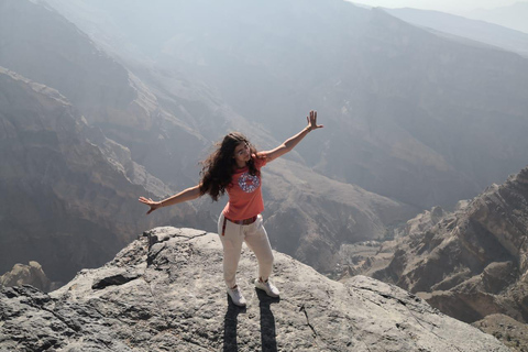 Shared Tour to Nizwa Fort & Souq, Al Hamra & Jebel Shams