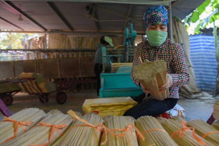 Vanuit Ha Noi: Conische hoed en wierook producerende dorpen tourHele dag: Wierook, Hoeden Maken &amp; Lak Kunst Tour in kleine groep