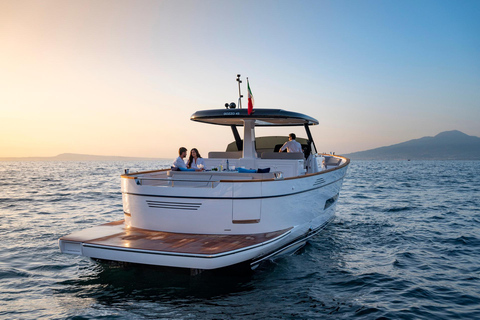 Positano: tour privado en barco por la costa de Amalfi y la Gruta EsmeraldaCrucero Sparviero 28 pies