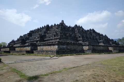Templo de Borobudur y Terraza del Arroz Caminando al Templo de Selogriyo