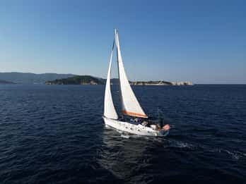 Skiathos: Sailing daytrip with Lunch