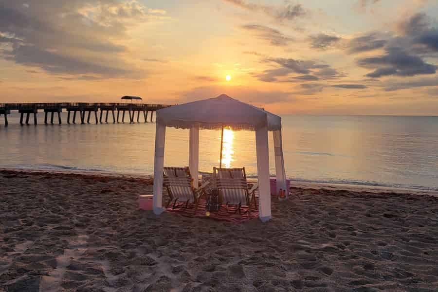Ft Lauderdale: Private Beach Day Cabana mit Annehmlichkeiten. Foto: GetYourGuide