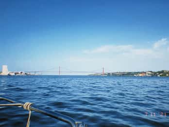 Lisbon Sailing Boat Tour: Beach Stop with snacks and drinks