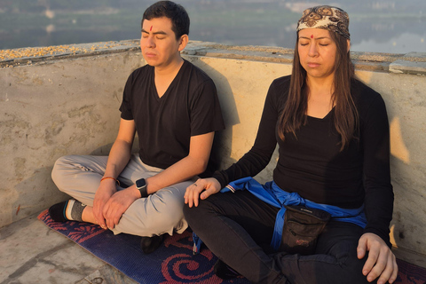 Delhi: meditación espiritual y paseo en barco con un músico folclóricoDelhi: meditación espiritual y paseo en barco con un músico folclórico como guía