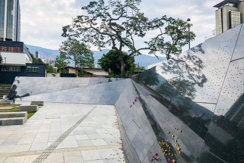 Medellín: el auténtico tour de Pablo EscobarTour desde punto de encuentro
