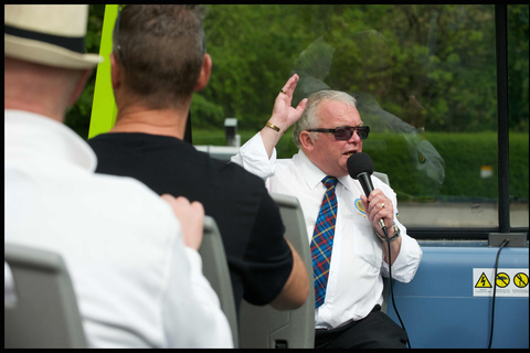 Edinburgh: Hop-On Hop-Off Bus Tour with Live Guide