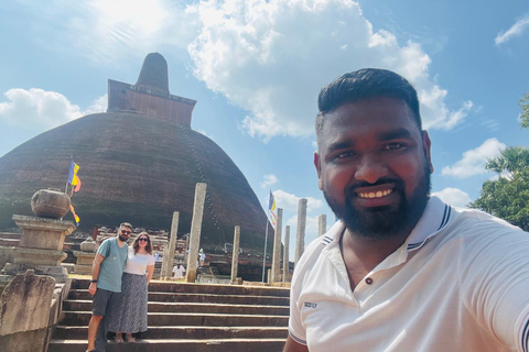 Sri Lanka: 5-Day Adventure with World Heritage Sites