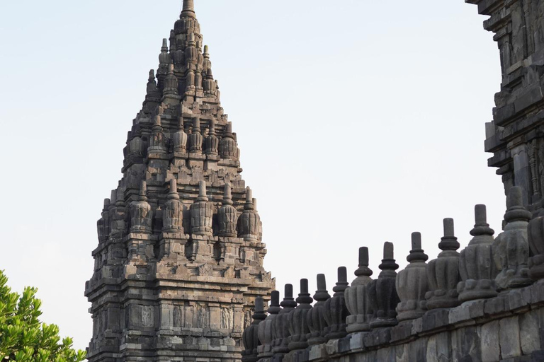 Yogyakarta: Borobudur sunrise,guarantee climb-up& Prambanan Borobudur Sunrise sharing Tour Without Ticket