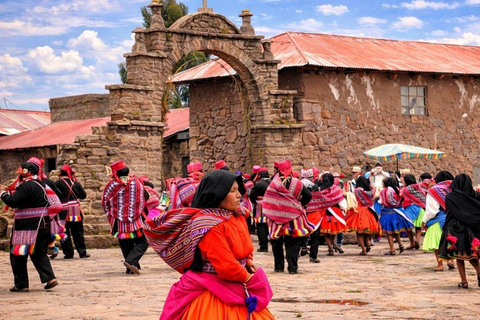 Cusco-Puno: Uros Floating Islands: Culture Floating on Lake Titicaca