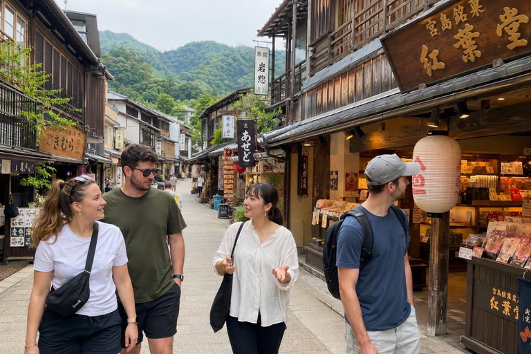 Hiroshima: Miyajima Island Guided Walking Tour with Ferry