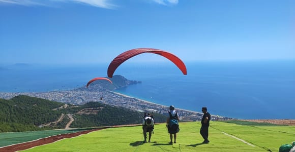 Alanya: Tandem Paragliding Tour with Hotel Transfer