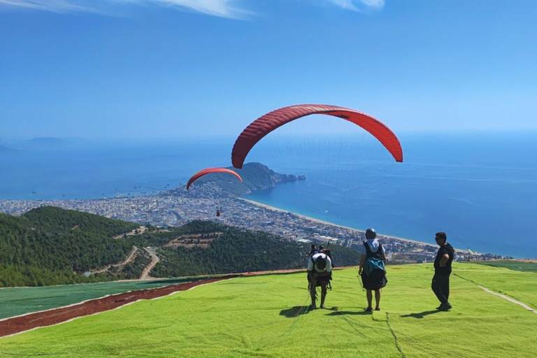 Alanya: Tandem Paragliding Tour with Hotel Transfer