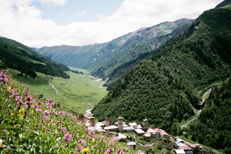 From Kutaisi: Svaneti, Mestia & Ushguli with Scenic Hikes Svaneti 4x4 Private 3-day tour