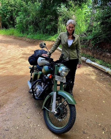 Kandy: Private Guided Bike Tour with Tea Factory Visit