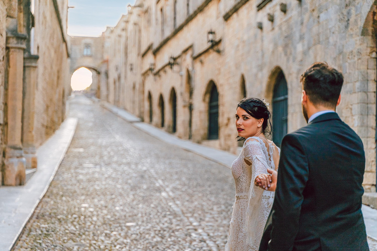 Portraits à Rhodes : Visite privée d&#039;un photographe de vacances3 heures + 75 photos sur 3 sites
