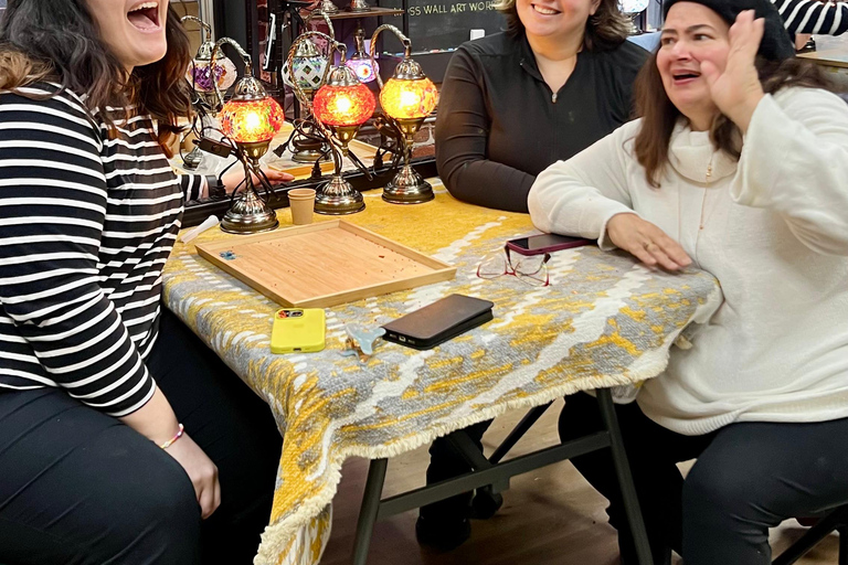 San Jose: laboratorio di lampade a mosaico turcheSan Jose: Laboratorio di lampade a mosaico turche