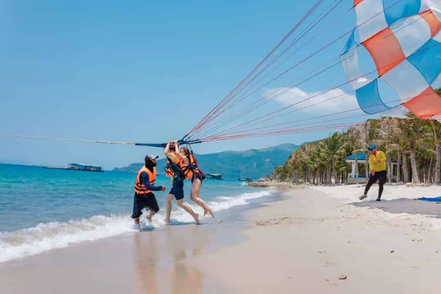 Nha Trang VIP: 3 Inseln, Schlammbad & Parasailing-Flug. Foto: GetYourGuide