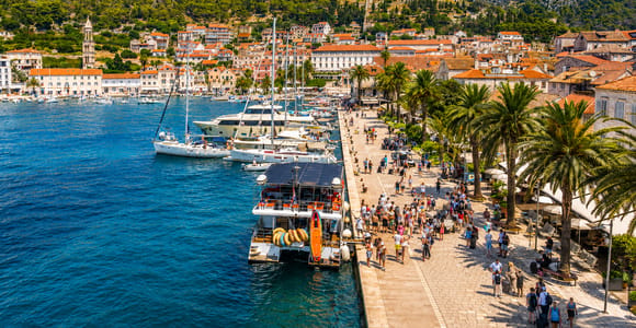 Split/Trogir: Hvar, Brač und Pakleni Kreuzfahrt mit Mittagessen & Getränken