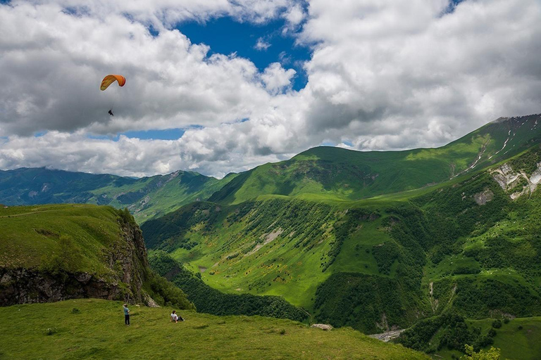 Private Day Tour: Tbilisi to Kazbegi, Gudauri & Ananuri