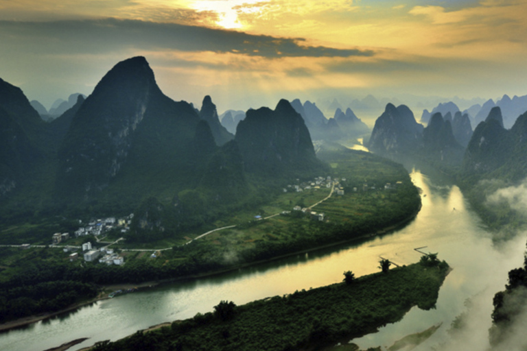 Guilin: Join a group Li river cruise biking west street tour