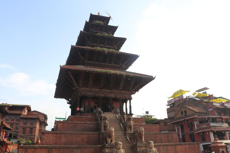 From Kathmandu: Nagarkot Sunrise & Bhaktpur Heritage Tour