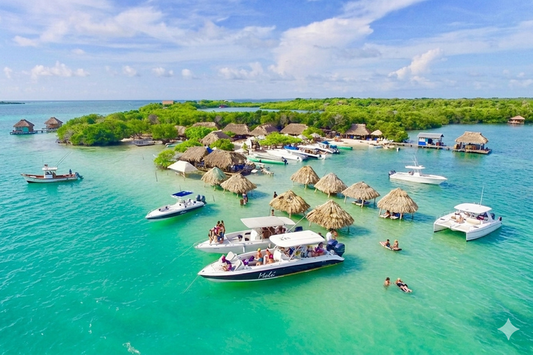 Cartagena: Rosario Islands Boat Tour with open bar & Lunch