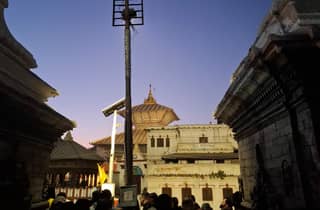 Katmandu: Offene Verbrennung in Pashupatinath & Abend-Aarati
