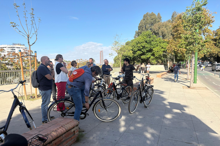 Seville: Highlights Bike or E-Bike Tour in a Small Group